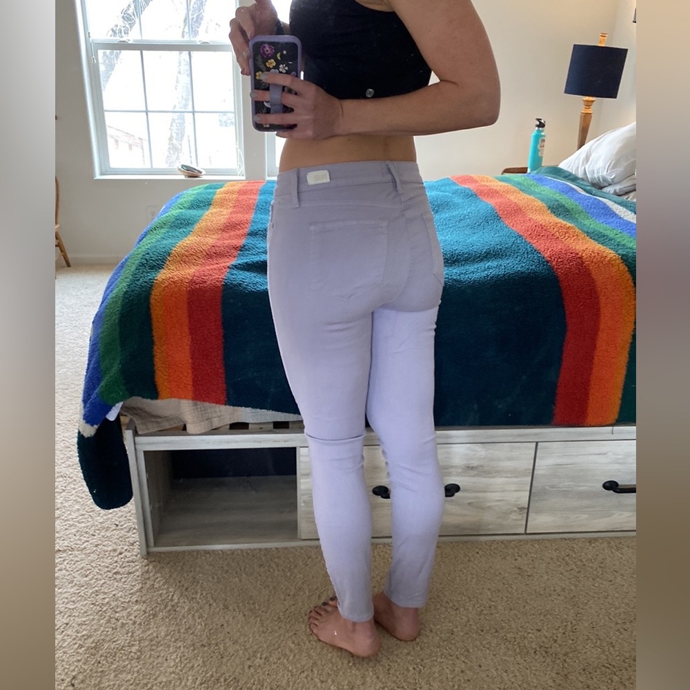 Light purple stretchy Paige skinny jeans size 29